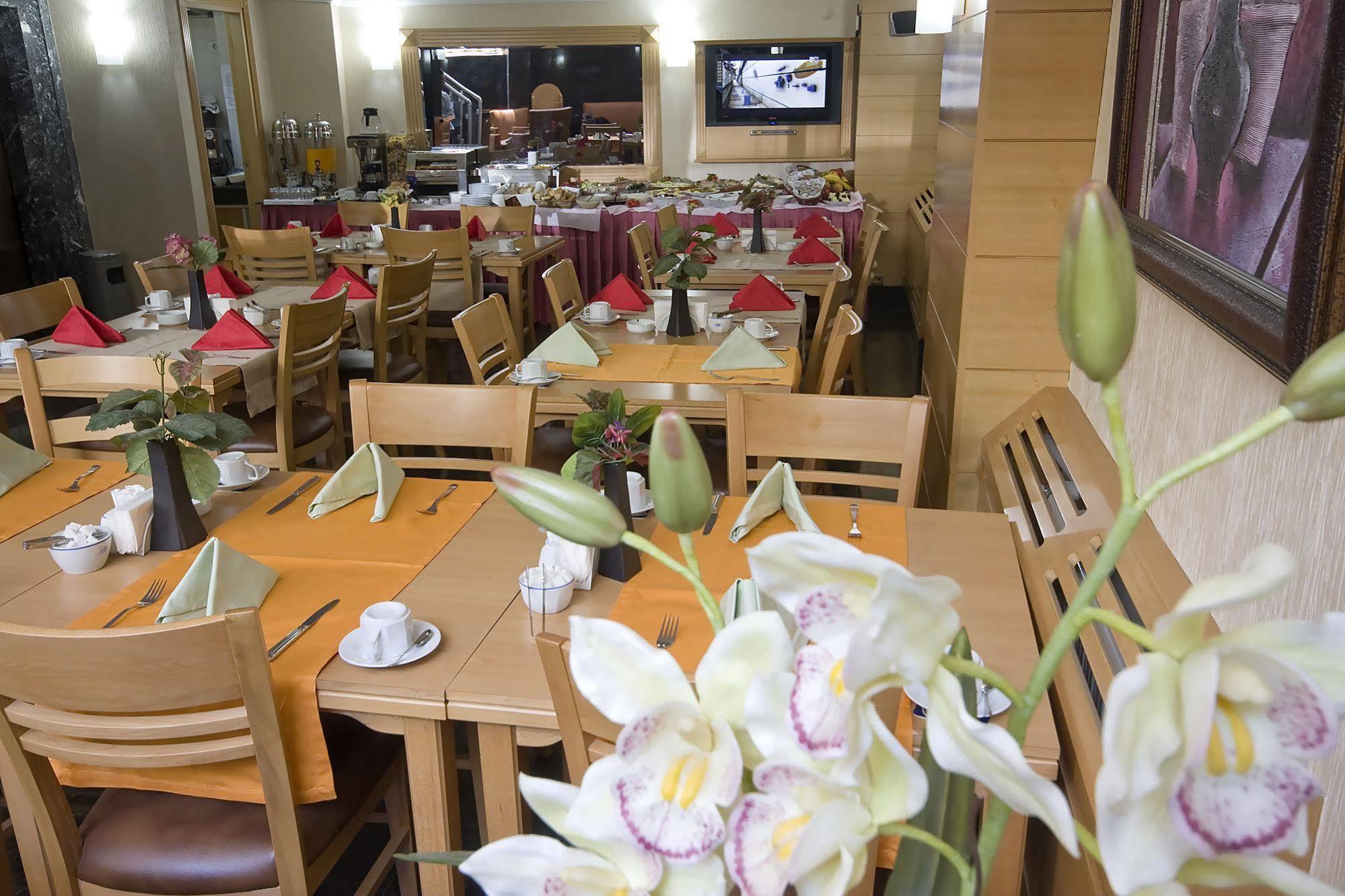 โรงแรมพาร์ค สตาร์ ทักซิม อิสตันบูล ร้านอาหาร รูปภาพ